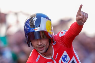 Roglic celebra en Cibeles su cuarta Vuelta a España