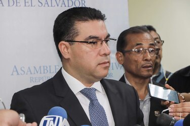 Fiscalía salvadoreña indaga ingreso de soldados a Congreso