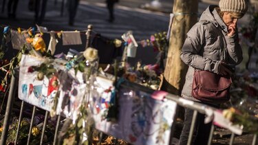 Francia empieza a enterrar a las víctimas de los atentados