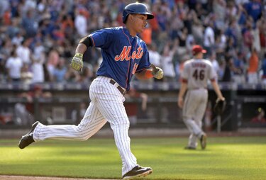 Mets se refuerzan con dos jugadores de cuadro; más competencia para Rubén Tejada