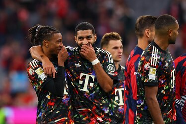 7-0. Olise lidera con tres tantos la goleada del Bayern