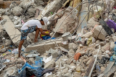 Aumentan a 5,119 los muertos por el doble terremoto en Venezuela