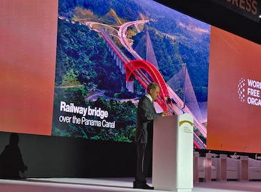 Renfe evaluará diseño del futuro puente sobre el Canal para el tren Panamá-David