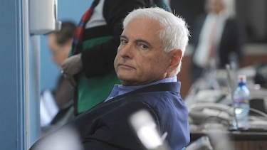 Tribunal niega solicitud de Martinelli, para cambiar a los jueces del caso pinchazos