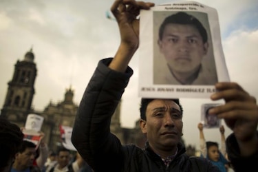 México y CIDH formalizan acuerdo para investigar caso de estudiantes desaparecidos