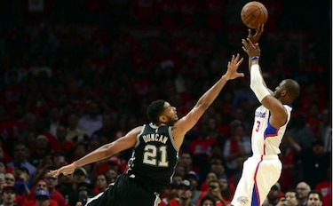 Duncan se echa al hombro a los Spurs para igualar serie ante Clippers
