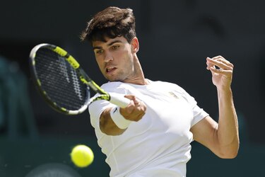 Alcaraz duda en su regreso, pero avanza en Cincinnati