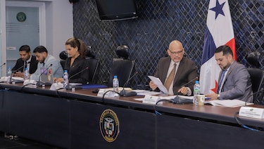 Diputados de la Comisión de Comercio citan al ministro Julio Moltó por tema minero