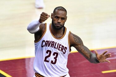 A LeBron James le gustaría jugar con Jordan y Magic