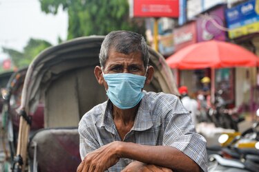 El récord de muertos y contaminados por Covid-19 sume a India en una grave crisis sanitaria
