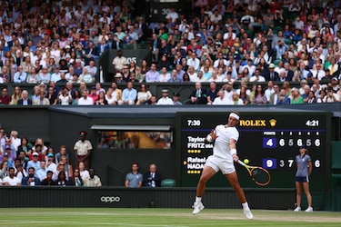Rafael Nadal vence a Taylor Fritz y al dolor en una épica batalla en cuartos de Wimbledon