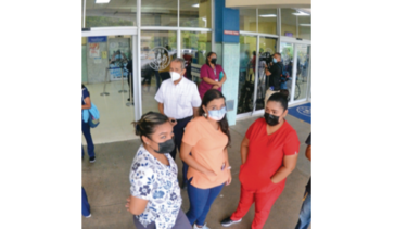 Paro de técnicos de laboratorio cumple hoy su tercer día