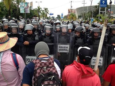 Sólo hay dos huesos para intentar identificar a estudiantes, dice fiscal mexicano
