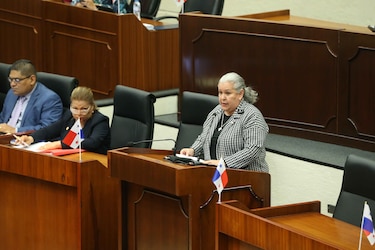 Ministra pregunta a Senniaf si hay niñas de 8 y 9 años embarazadas en albergues panameños