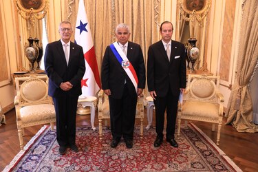 Excomandante del M-19, ahora embajador de Colombia, entre los diplomáticos recibidos por Mulino