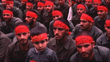 ‘Es como tener un rey, pero religioso’: el régimen teocrático de Irán donde la religión dicta la forma de vivir