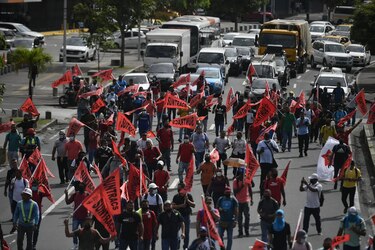 Suntracs protesta en varios puntos del país; dirigencia obrera reporta un 96% de paralización de la industria