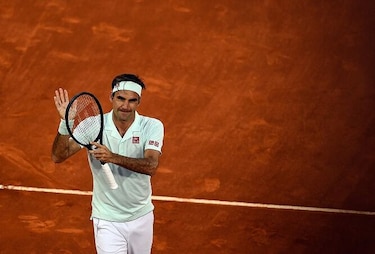 Federer gana en cancha de arcilla en el abierto de Madrid