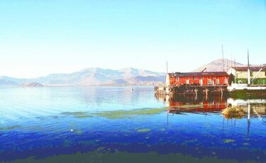 Alertan caída del nivel de las aguas del lago Titicaca por bajas temperaturas