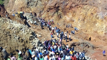 Al menos cinco mineros muertos por un derrumbe en una mina de oro ilegal en Kenia