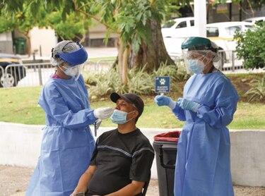 Un 96% de las personas que se contagió pudo superar al agresivo coronavirus SARS-CoV-2