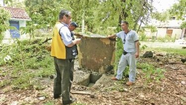 Las aguas servidas se desbordan en La Villa