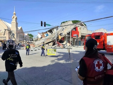 Suben a 35 los muertos por terremoto en Filipinas, con 12 desaparecidos y más de 100 heridos