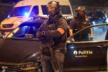 Aficionados del Bélgica-Suecia evacúan el estadio tras suspenderse partido por terrorismo