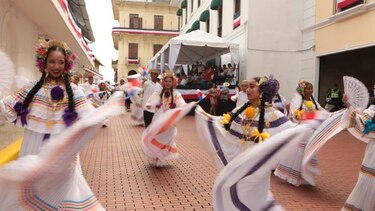 Sin contratiempos, se inicia el desfile del 4 de noviembre en la capital