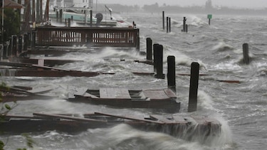 El huracán Matthew deja 400 muertos en Haití, golpea Florida