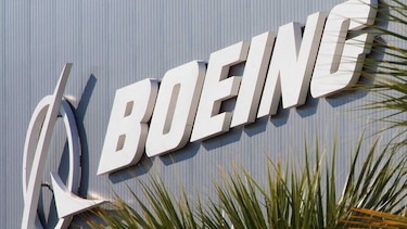 Boeing deja en tierra decenas de aviones tras descubrir fisuras
