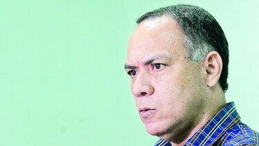 Estudiantes proponen reducir fondos a partidos