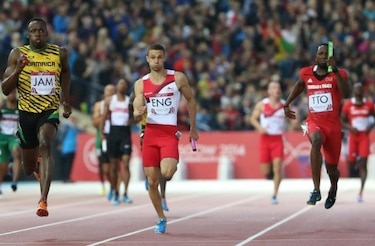 Bolt ofrece espectáculo con su regreso victorioso