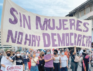 La mujer en la política: así opina la población