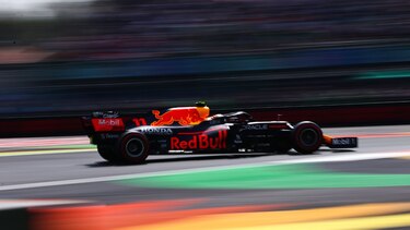 Checo Pérez lidera otro ‘doblete’ Red Bull y Alonso cede el tercero a Russell