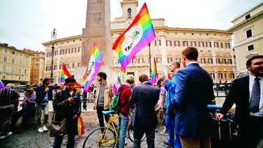 Italia legaliza las uniones homosexuales