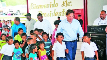 Varela licita nuevas carreteras en el interior
