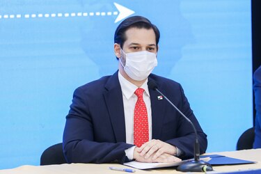 El ministro de Comercio, Ramón Martínez, da positivo con Covid-19