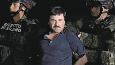 Autógrafos y lágrimas al elegir jurado para juicio del Chapo Guzmán