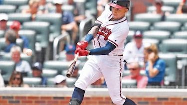 Johan Camargo se luce con los Bravos