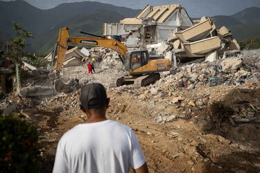 Suben a 3,342 los fallecidos y a 16,740 los heridos por los terremotos en Venezuela