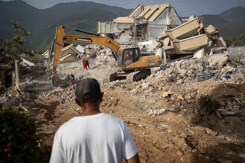 Suben a 3,342 los fallecidos y a 16,740 los heridos por los terremotos en Venezuela