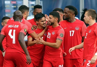 Estados Unidos y Canadá clasifican a cuartos de Copa Oro con amplias goleadas