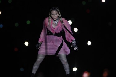 Madonna y rapera Tokischa estrenan video de ‘Hung up’