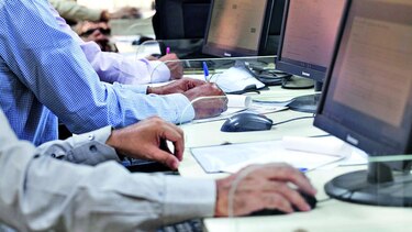 Piden incluir servicios financieros