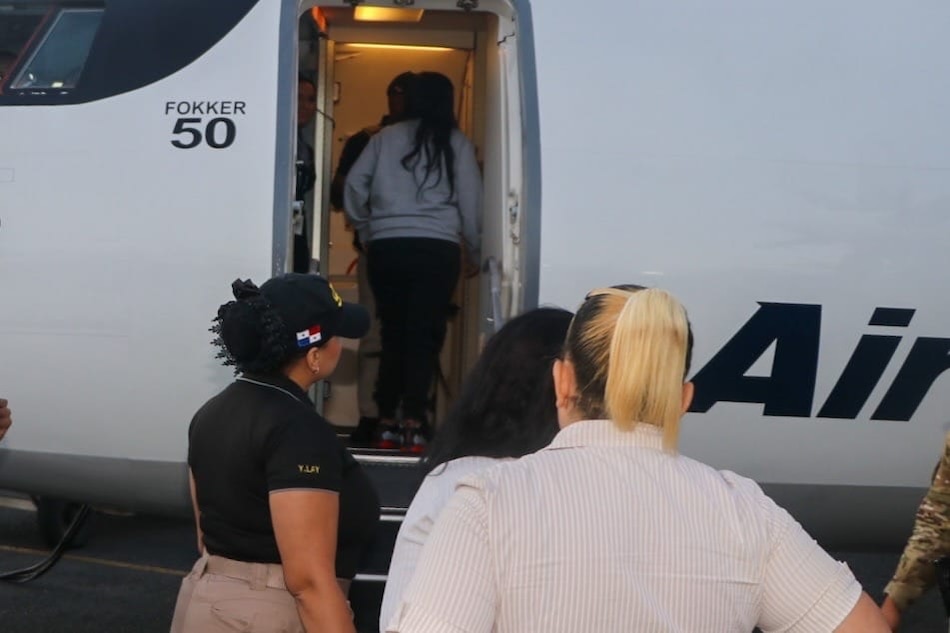 Migración deporta a 43 extranjeros; varios tenían antecedentes por drogas y armas