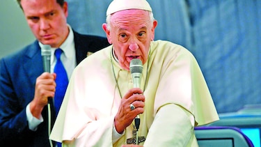 Papa Francisco intenta apagar la polémica