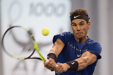 Nadal y Federer avanzan en Másters de Shanghái