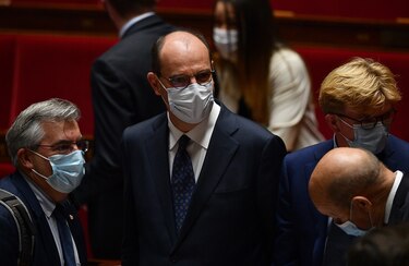 Francia descarta un ‘confinamiento total’ en caso de rebrote de covid-19