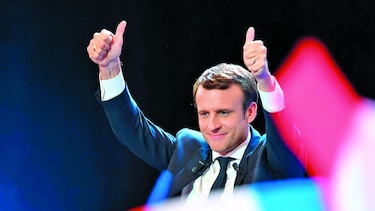 Macron saca ventaja a Le Pen y la encarará en segunda vuelta